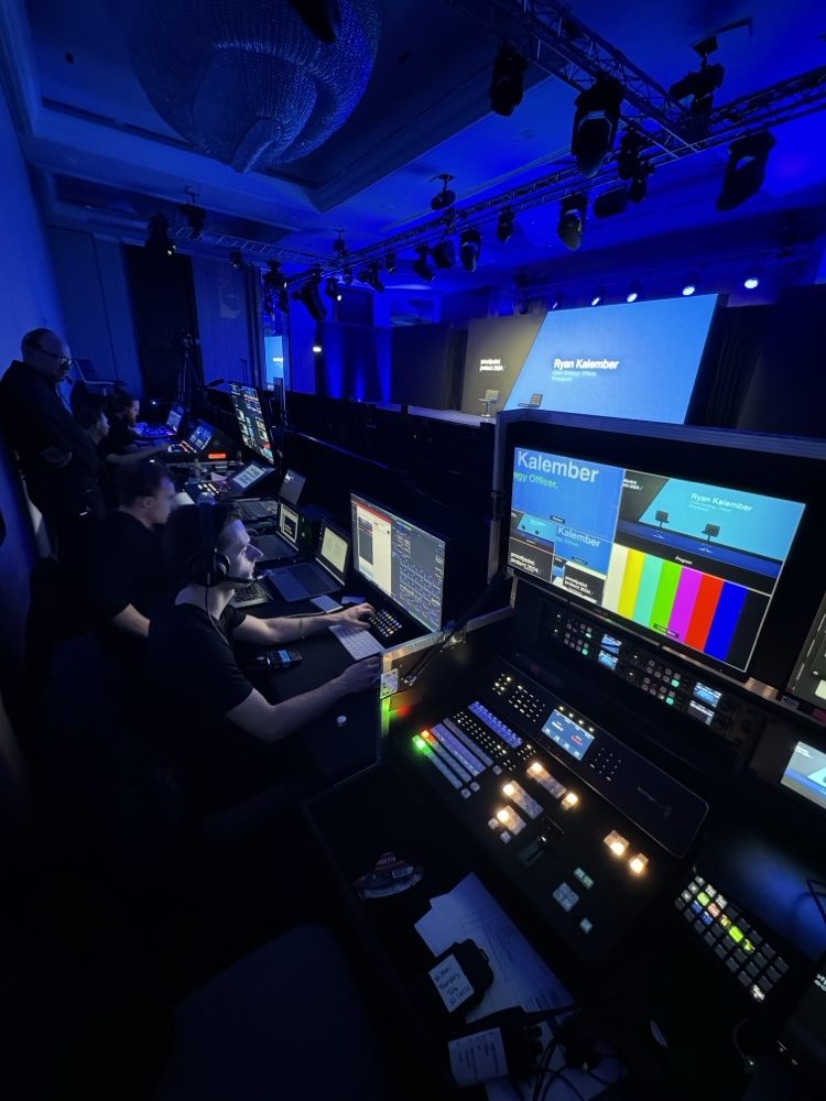 London_exhibition_led_audio_visual_proofpoint_hilton_park_lane-1